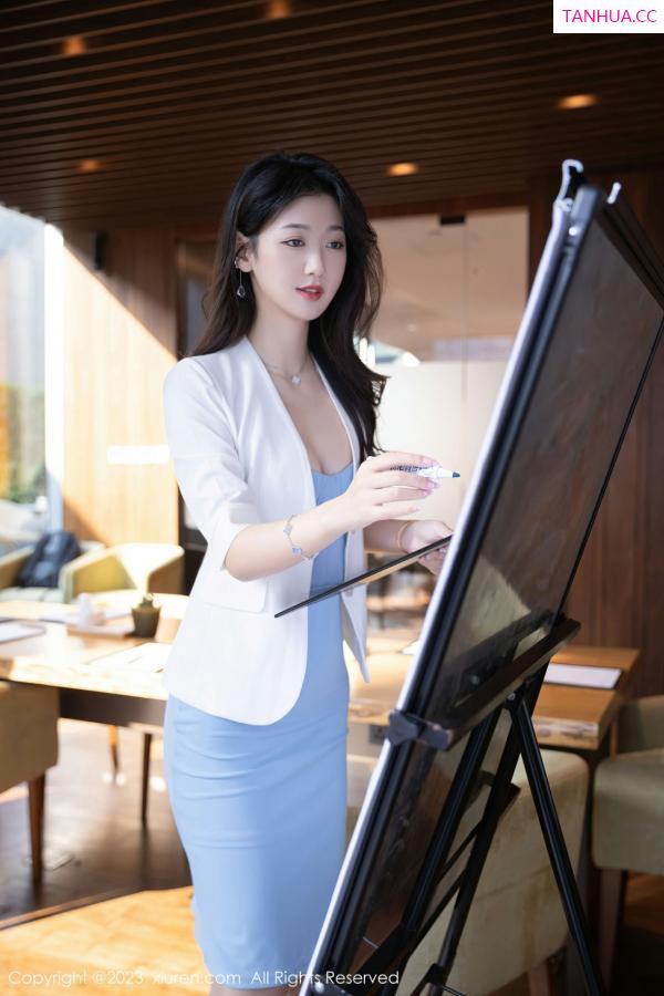 唐安琪  [XiuRen]高清写真图 2023.03.06 No.6368 唐安琪 短裙美腿第8张图片